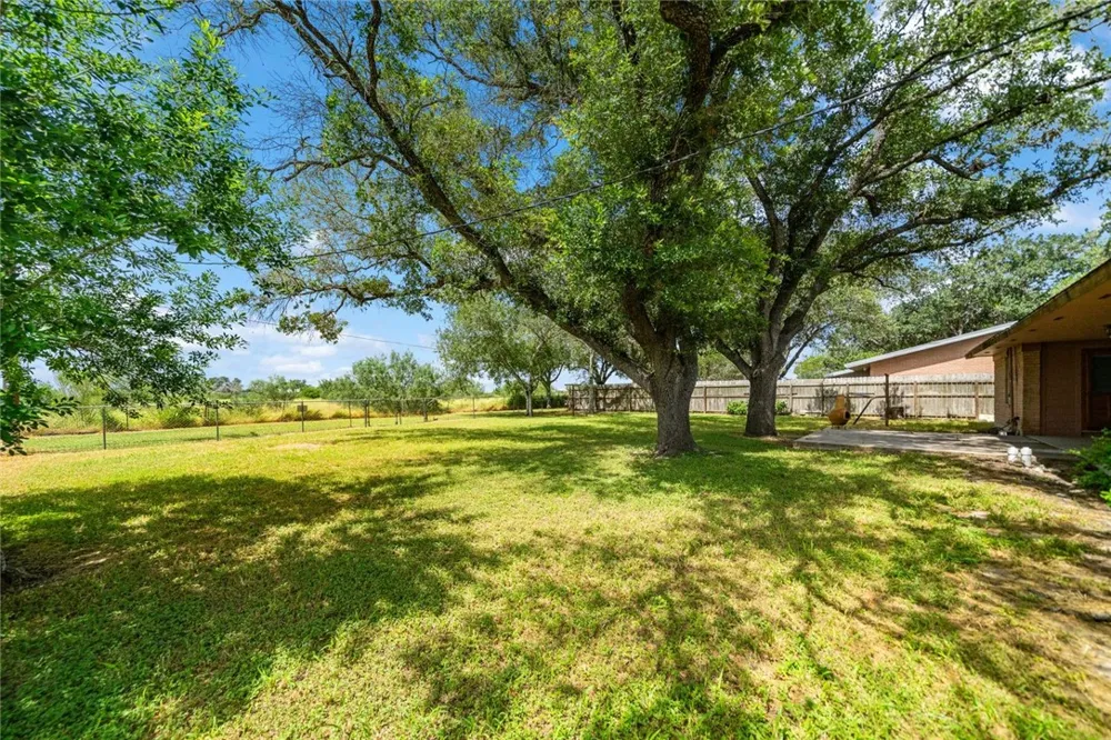 639 SW 10th St Premont, TX 78375
