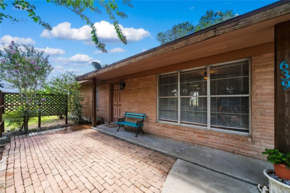 639 SW 10th St Premont, TX 78375