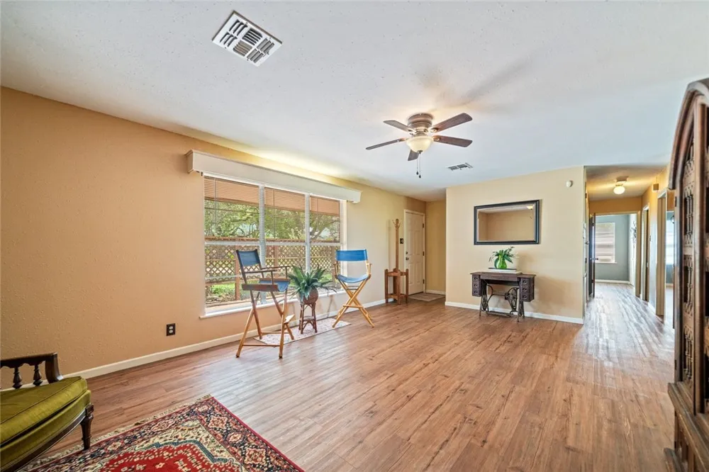 639 SW 10th St Premont, TX 78375