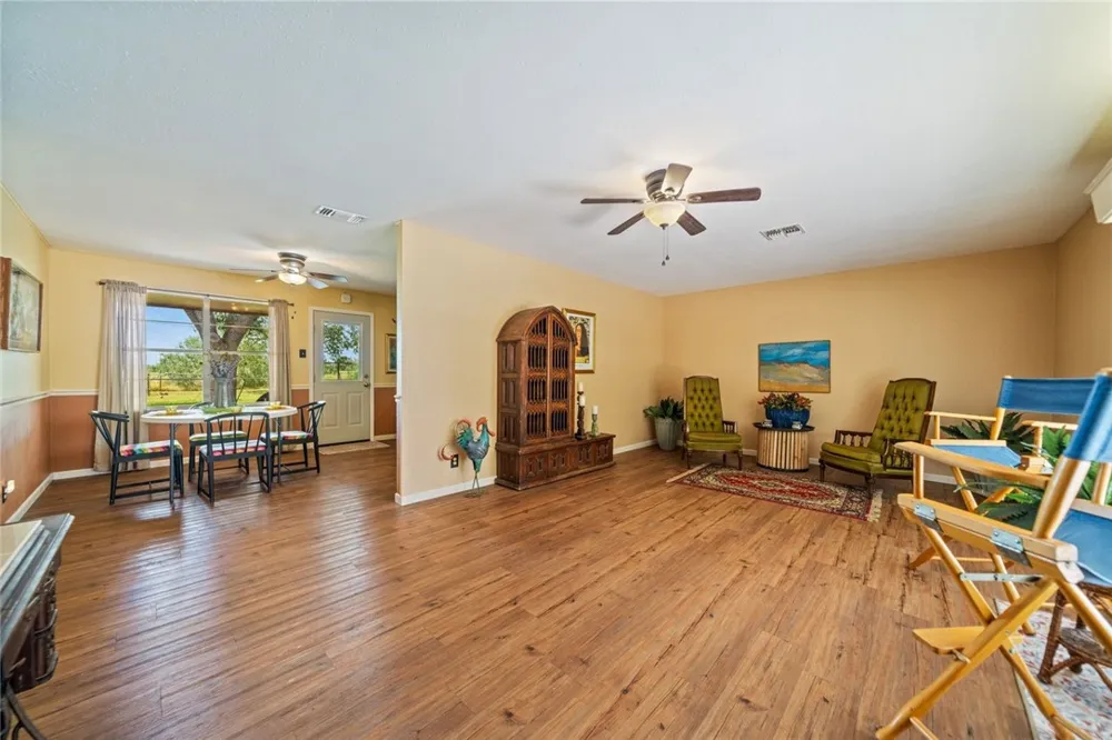 639 SW 10th St Premont, TX 78375