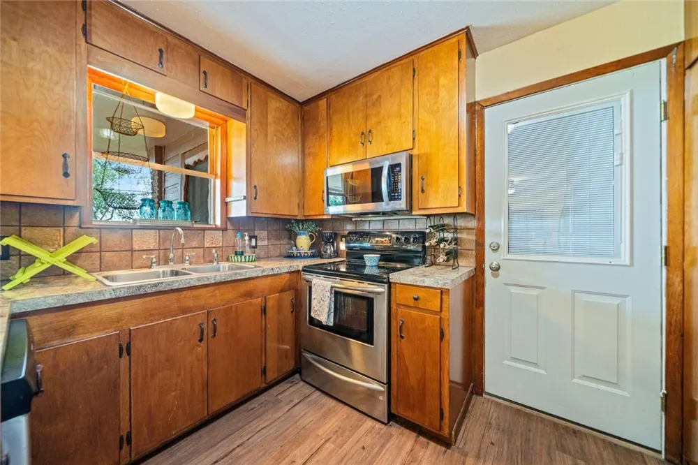 639 SW 10th St Premont, TX 78375
