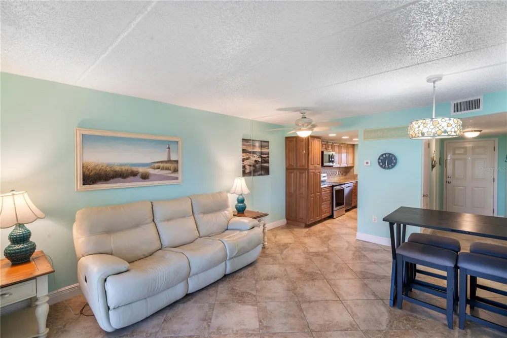 2390 OCEAN SHORE BOULEVARD #1040 Ormond Beach, FL 32176