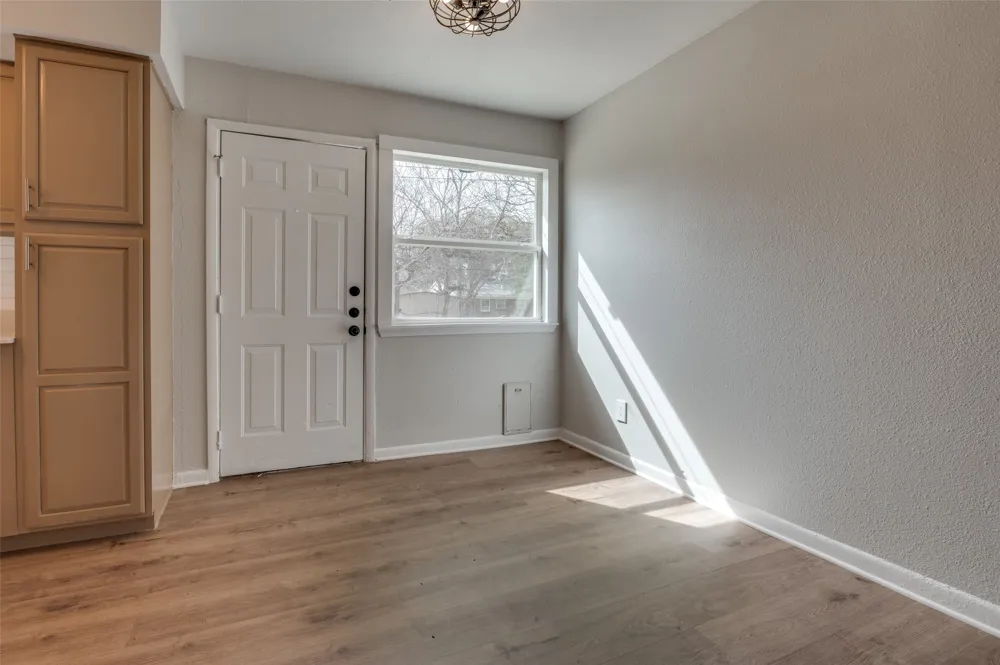 800 E Tucker Boulevard Arlington, TX 76010