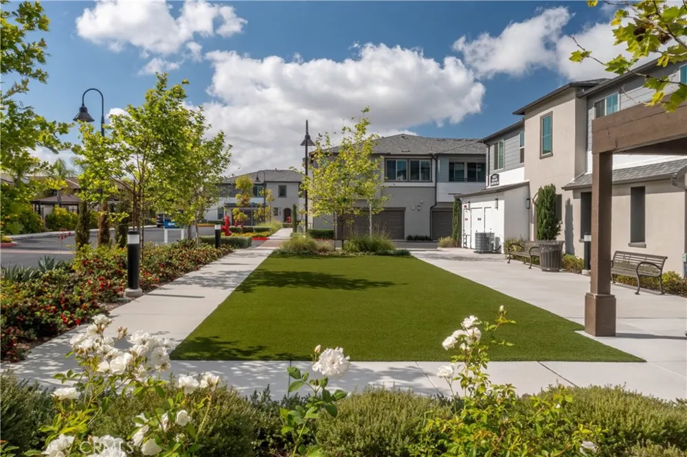 9001 Cerise Lane #111 Cypress, CA 90630