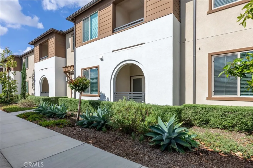 9001 Cerise Lane #111 Cypress, CA 90630