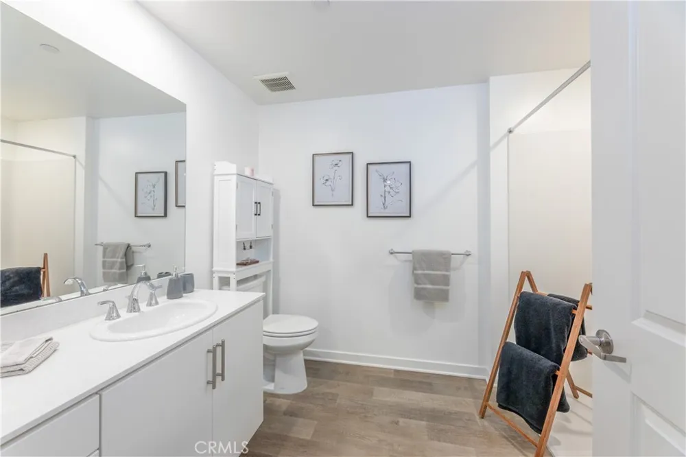 9001 Cerise Lane #111 Cypress, CA 90630