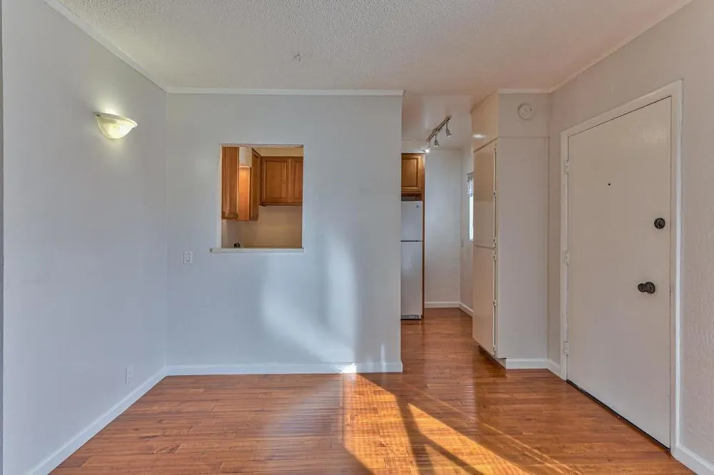 500 Glenwood Circle #435 Monterey, CA 93940