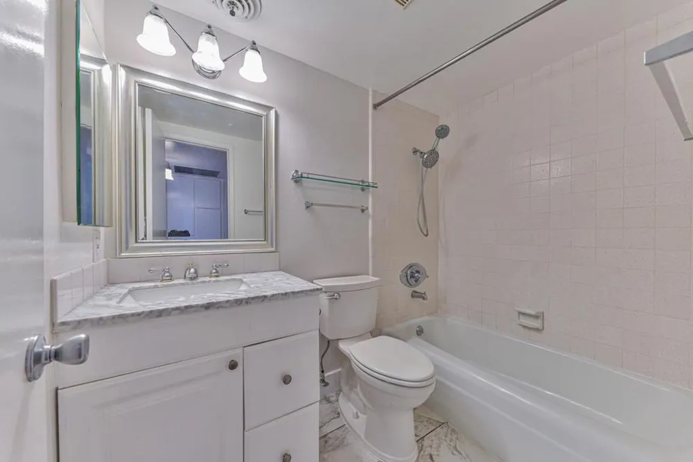 500 Glenwood Circle #435 Monterey, CA 93940