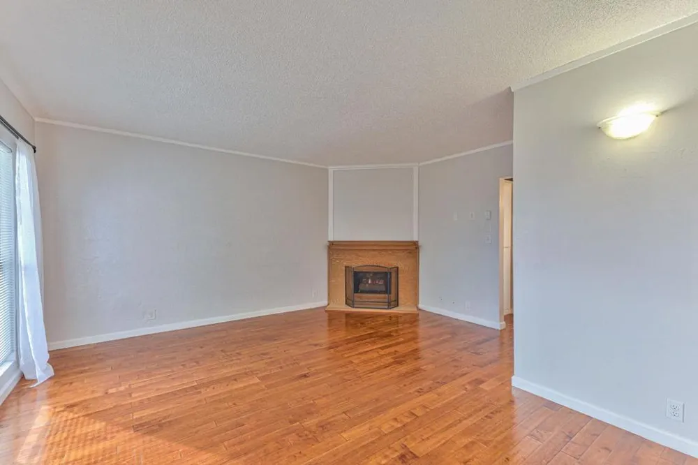 500 Glenwood Circle #435 Monterey, CA 93940