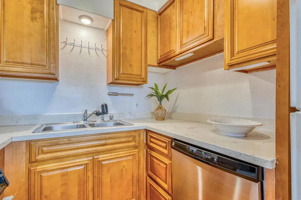 500 Glenwood Circle #435 Monterey, CA 93940