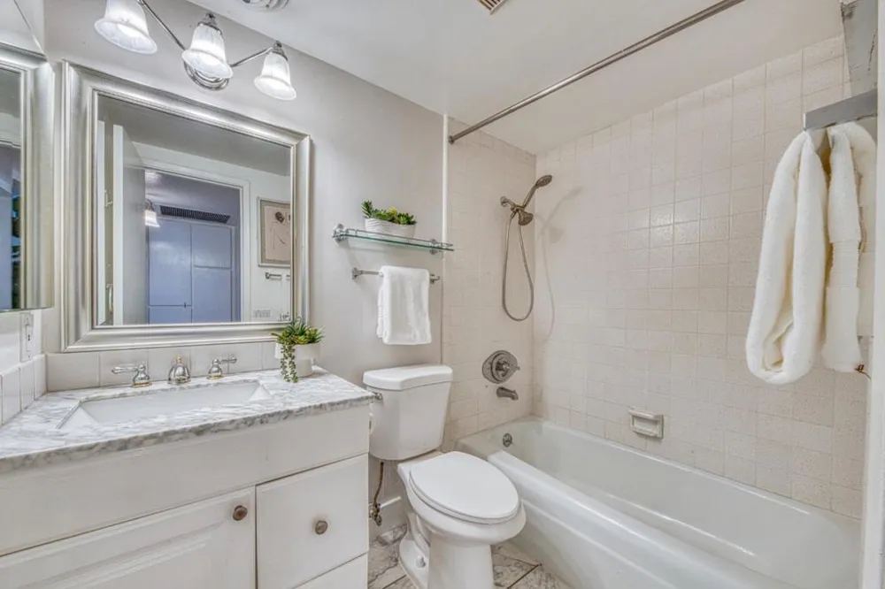500 Glenwood Circle #435 Monterey, CA 93940
