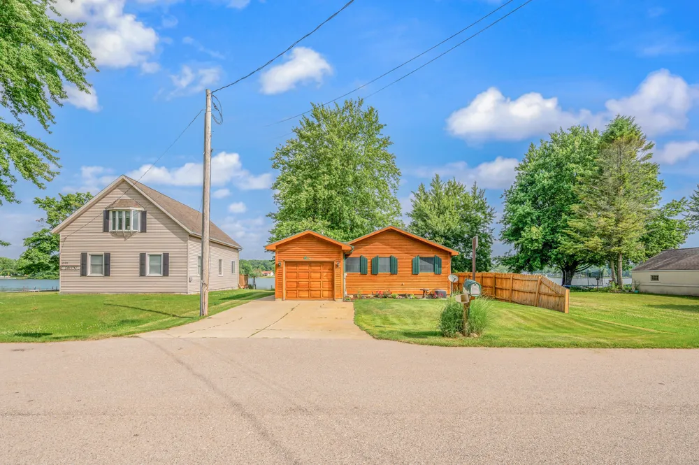 2541 Van Dyke Street Conklin, MI 49403