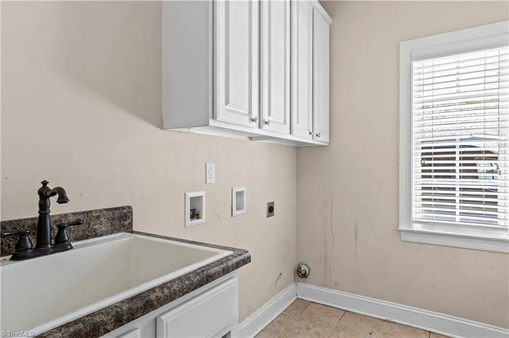 5578 Linden Hill Lane Lewisville, NC 27023