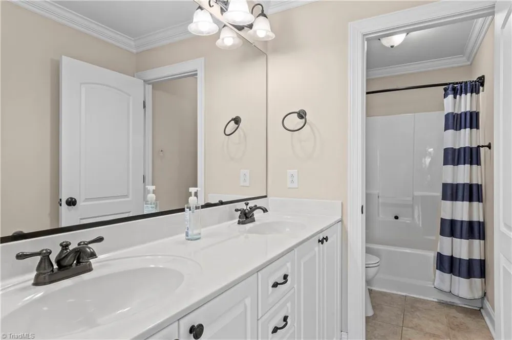 5578 Linden Hill Lane Lewisville, NC 27023