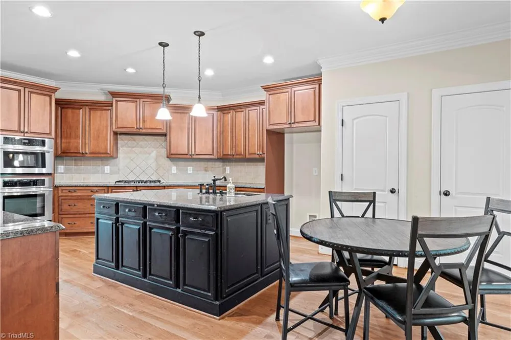 5578 Linden Hill Lane Lewisville, NC 27023