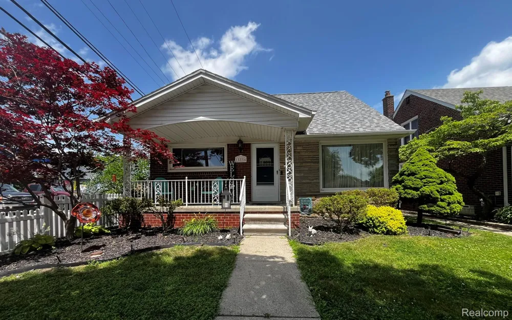 15854 Englewood Avenue Allen Park City, MI 48101