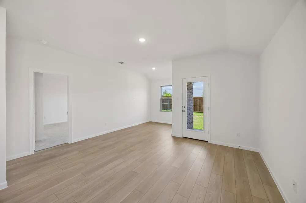 831 Hillcrest Bouvelard Princeton, TX 75407