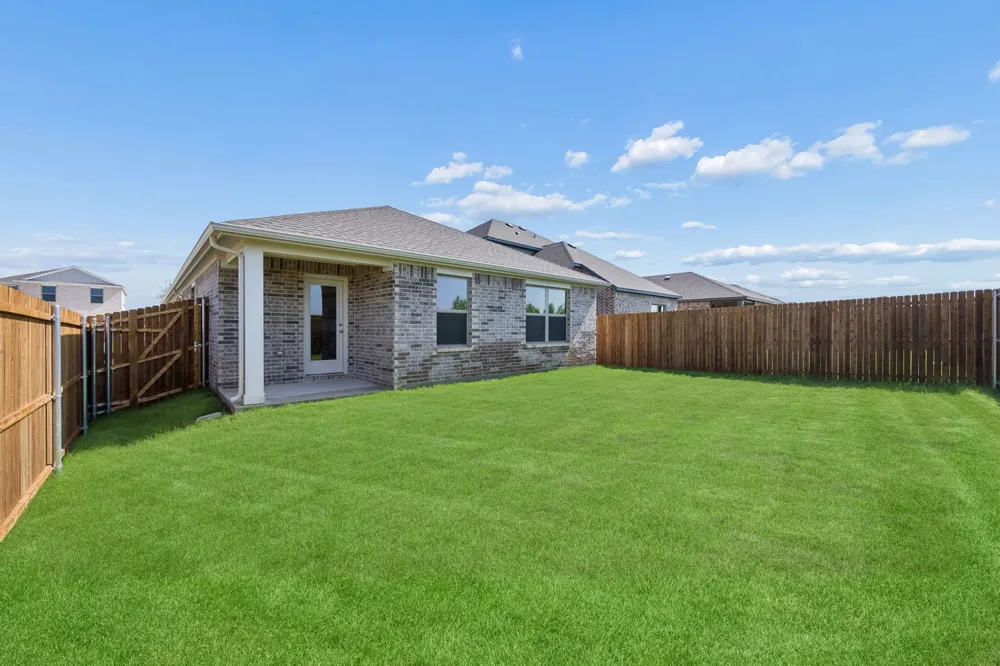 831 Hillcrest Bouvelard Princeton, TX 75407