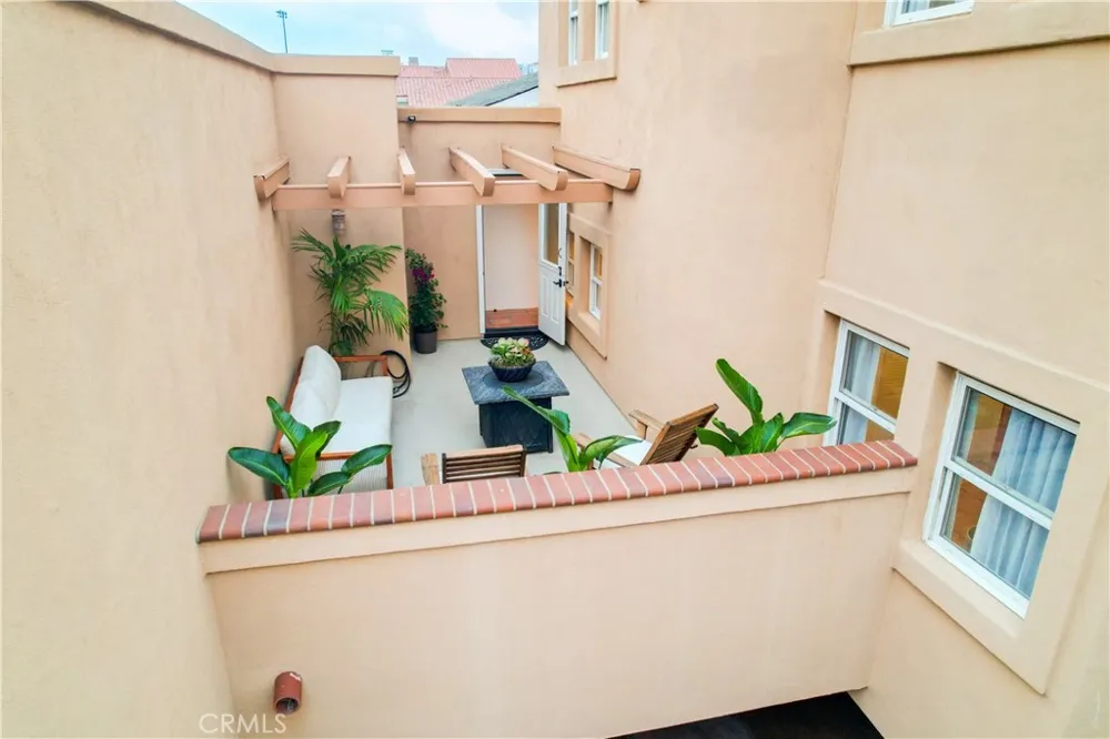 214 Irena #B Redondo Beach, CA 90277