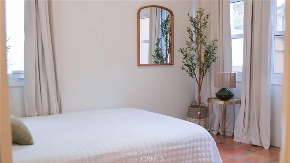 214 Irena #B Redondo Beach, CA 90277