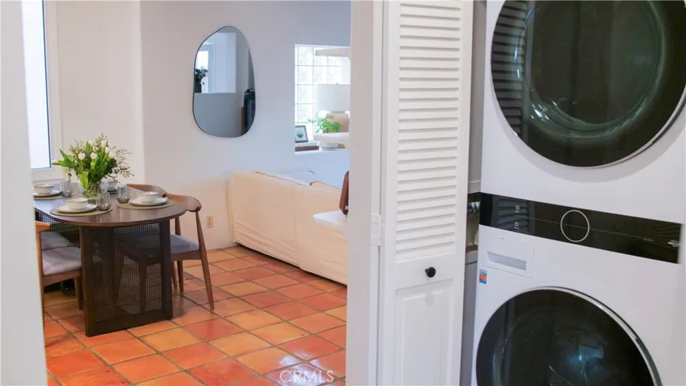 214 Irena #B Redondo Beach, CA 90277