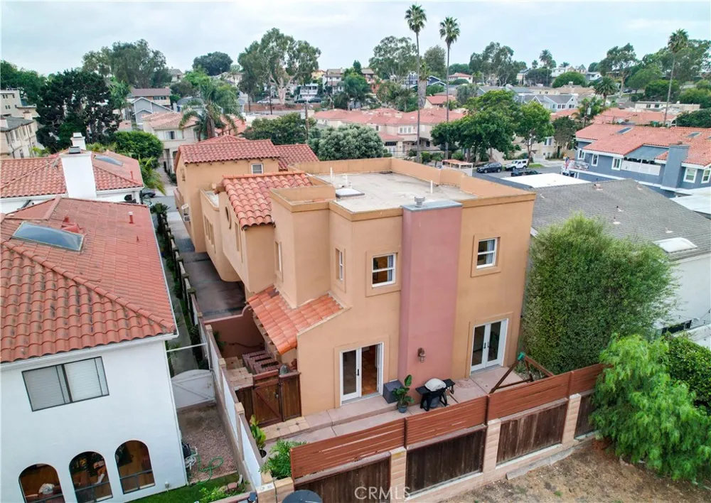 214 Irena #B Redondo Beach, CA 90277