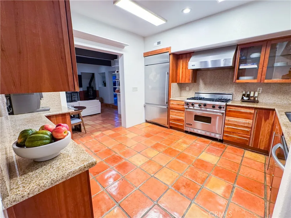 214 Irena #B Redondo Beach, CA 90277