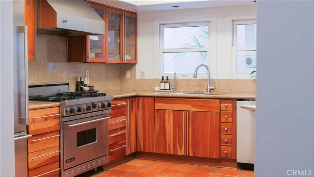214 Irena #B Redondo Beach, CA 90277