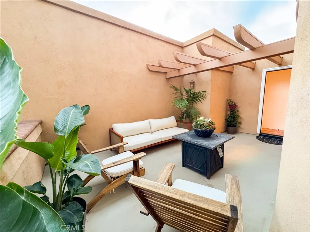 214 Irena #B Redondo Beach, CA 90277