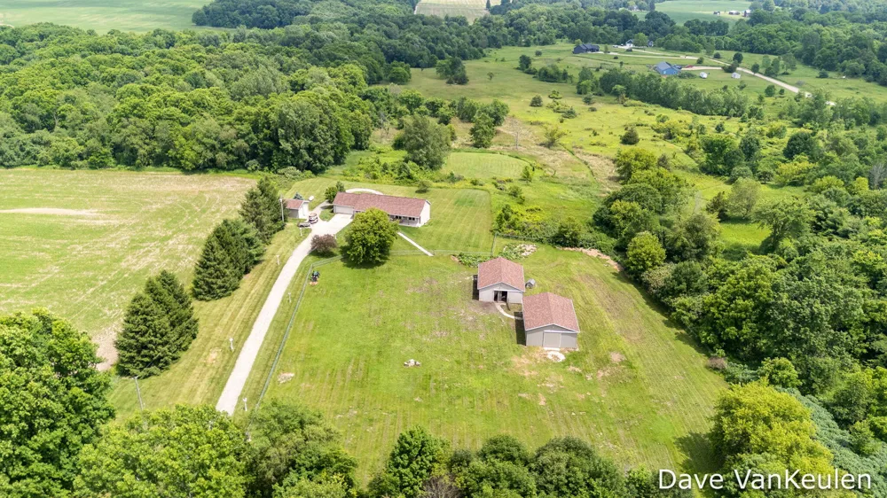 4494 Barber Road Hastings, MI 49058