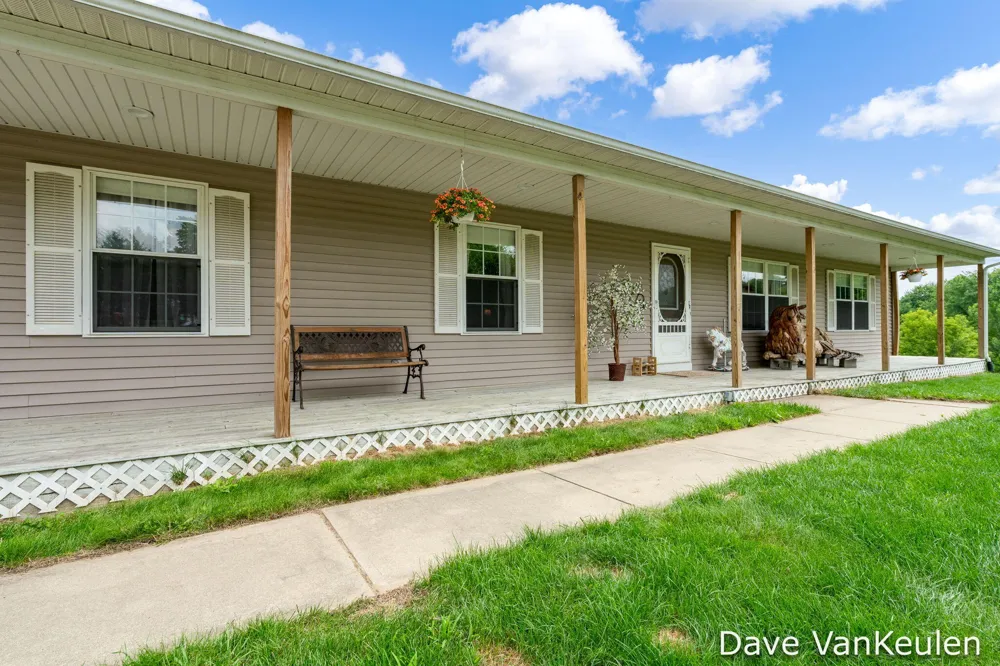 4494 Barber Road Hastings, MI 49058