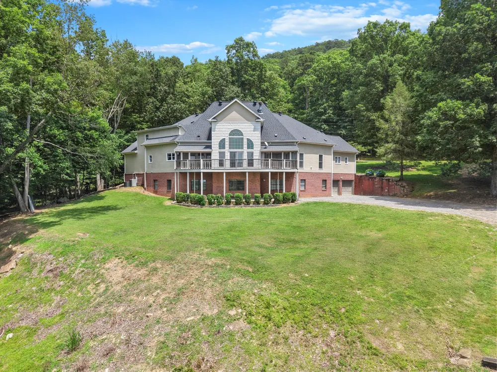 310 Bluffs Road South Pittsburg, TN 37380