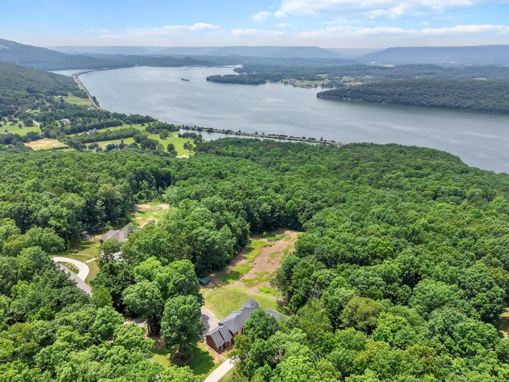 310 Bluffs Road South Pittsburg, TN 37380