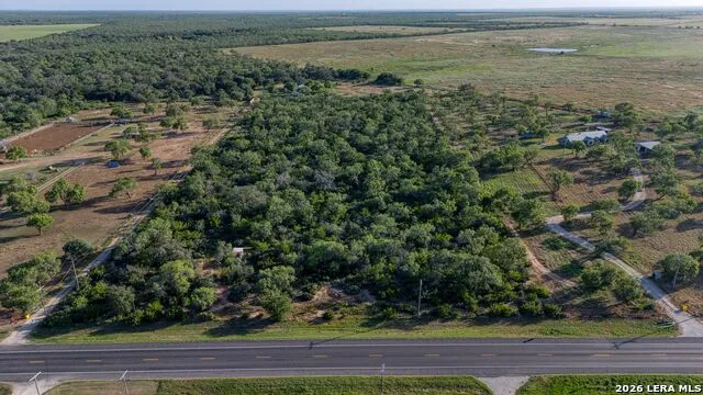 1181 STATE HIGHWAY 173 Bigfoot, TX 78005