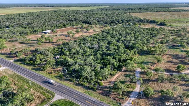 1181 STATE HIGHWAY 173 Bigfoot, TX 78005