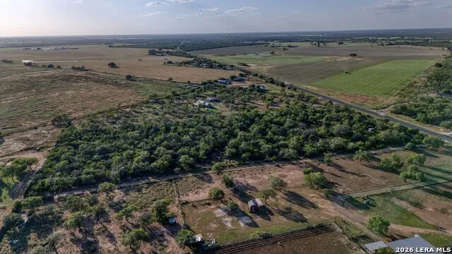 1181 STATE HIGHWAY 173 Bigfoot, TX 78005