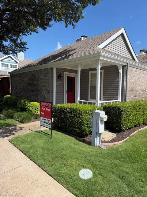 18131 Whispering Gables Lane