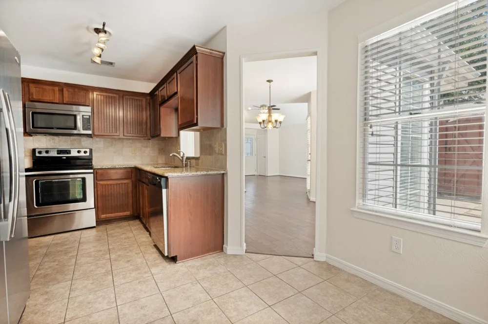 18131 Whispering Gables Lane Dallas, TX 75287