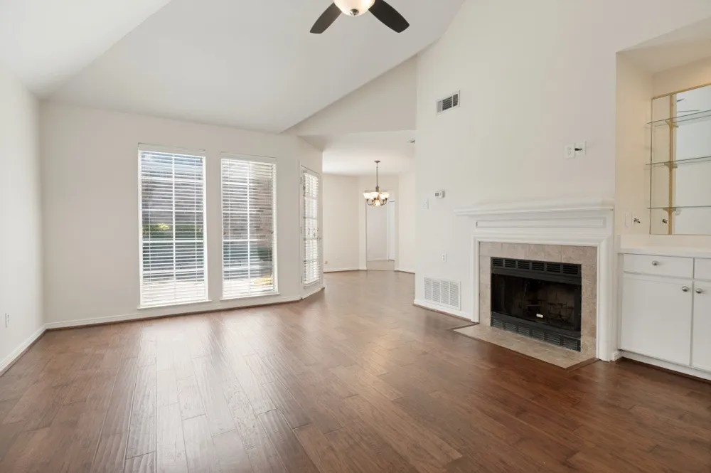 18131 Whispering Gables Lane Dallas, TX 75287