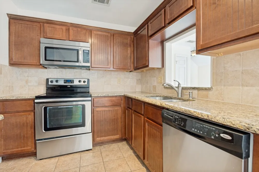 18131 Whispering Gables Lane Dallas, TX 75287