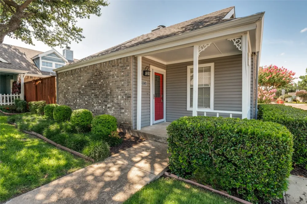18131 Whispering Gables Lane Dallas, TX 75287