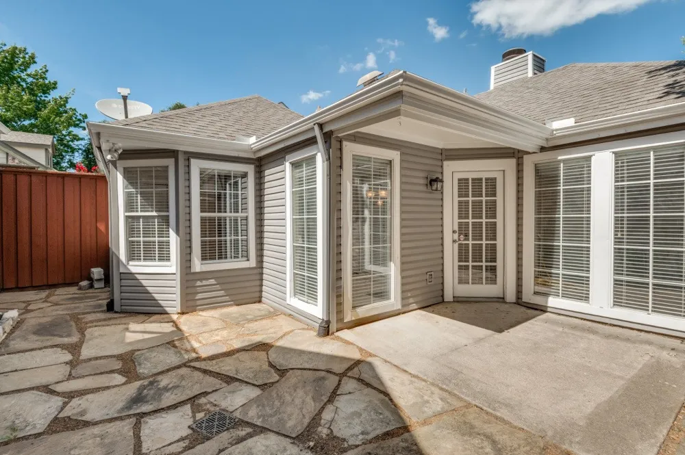 18131 Whispering Gables Lane Dallas, TX 75287