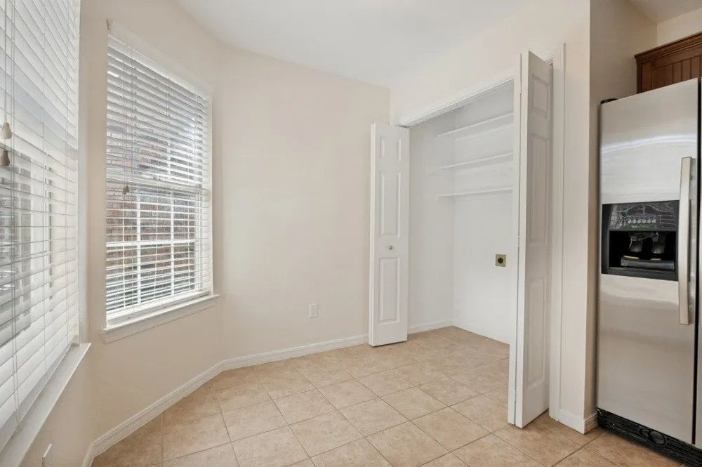 18131 Whispering Gables Lane Dallas, TX 75287