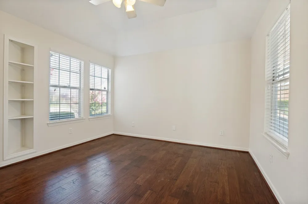 18131 Whispering Gables Lane Dallas, TX 75287