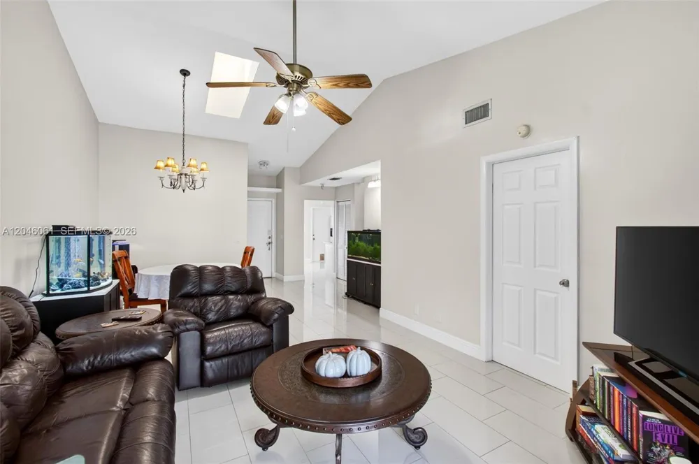 3855 Island Club Cir Lake Worth, FL 33462