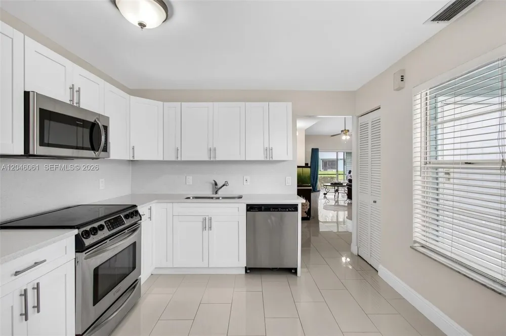 3855 Island Club Cir Lake Worth, FL 33462