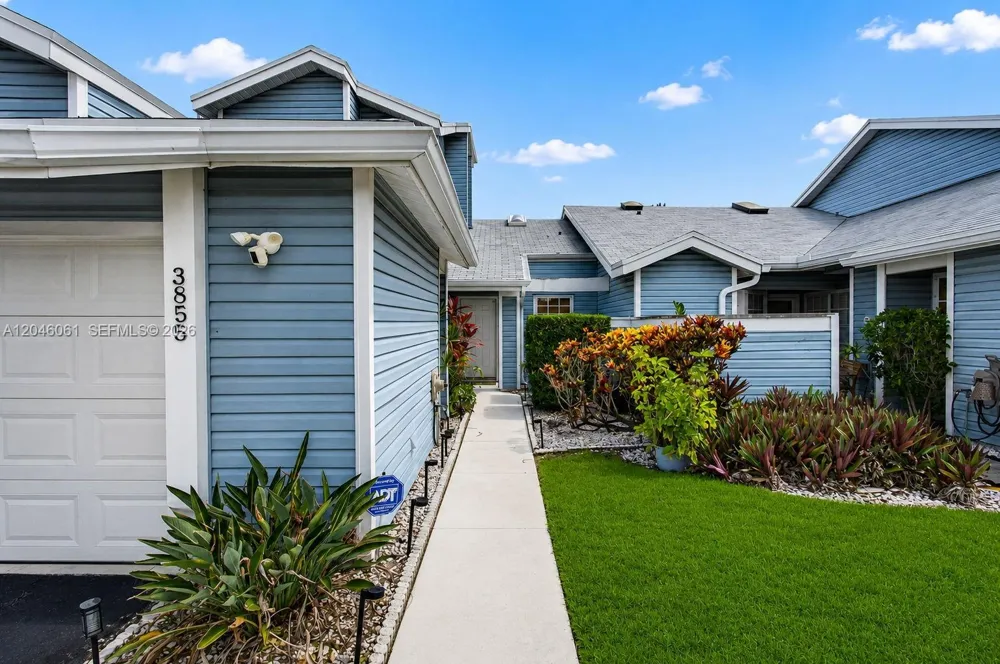 3855 Island Club Cir Lake Worth, FL 33462