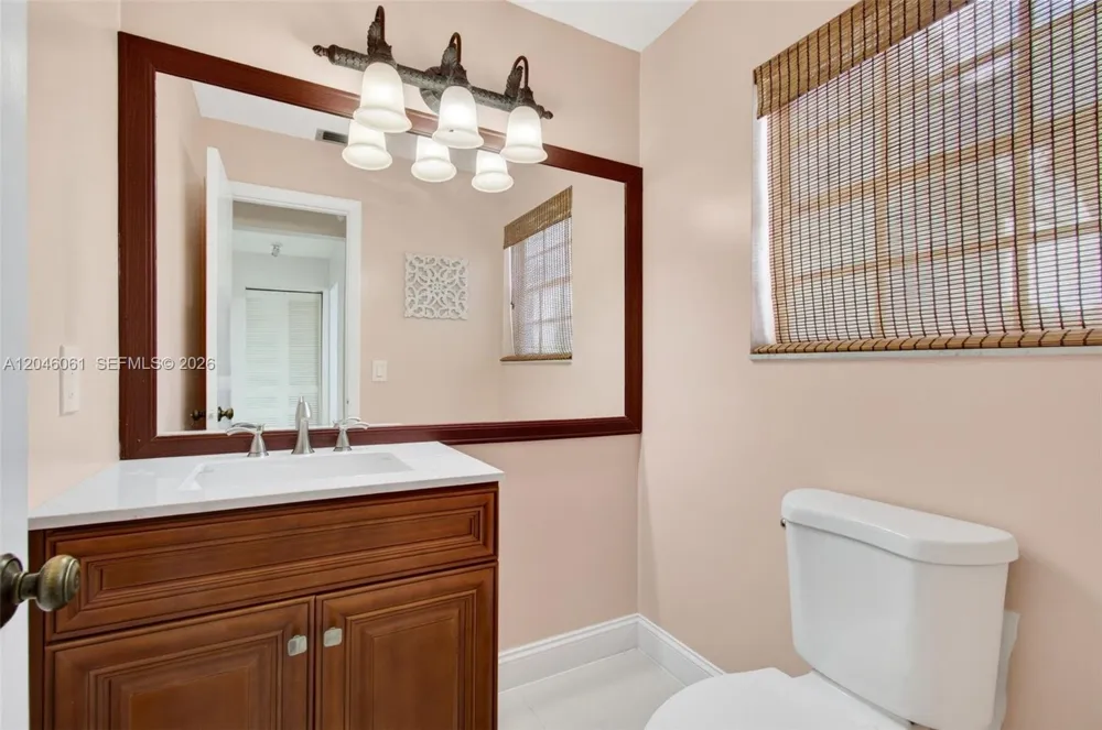3855 Island Club Cir Lake Worth, FL 33462