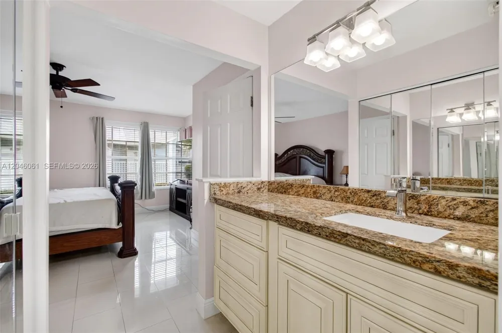 3855 Island Club Cir Lake Worth, FL 33462