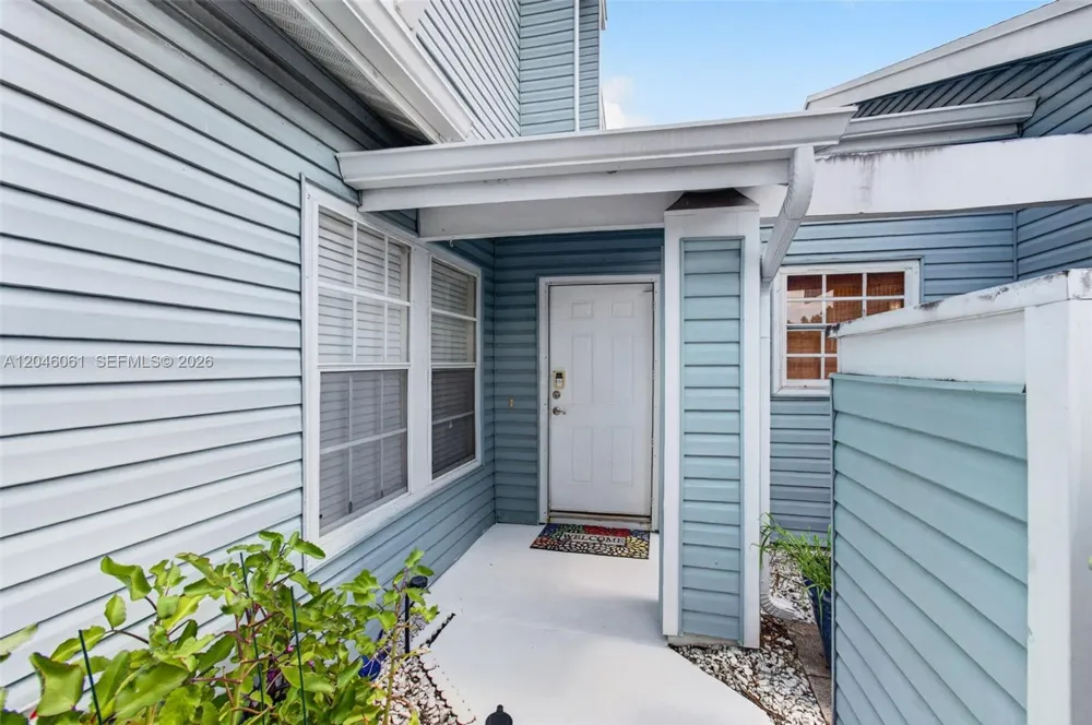3855 Island Club Cir Lake Worth, FL 33462